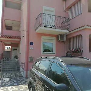 https://apartments-zaharija.in-istria.net