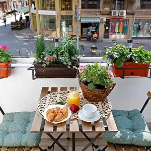  Apartment Traditional Romanian